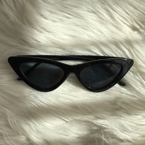 Black Cat-Eye Sunnies